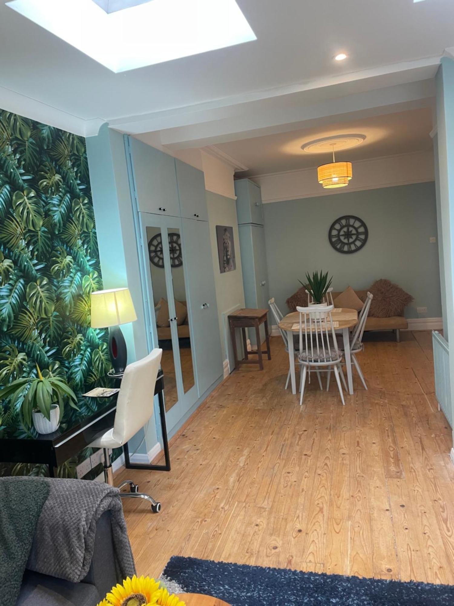 סאות'אנד און סי Right By Leigh Broadway Private Garden Large Ground Fl Apt מראה חיצוני תמונה