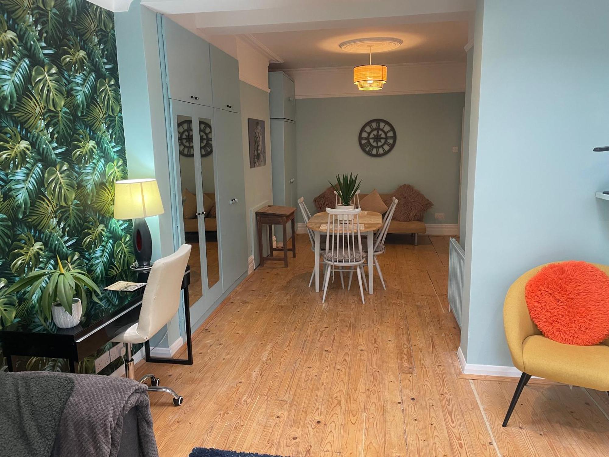 סאות'אנד און סי Right By Leigh Broadway Private Garden Large Ground Fl Apt מראה חיצוני תמונה